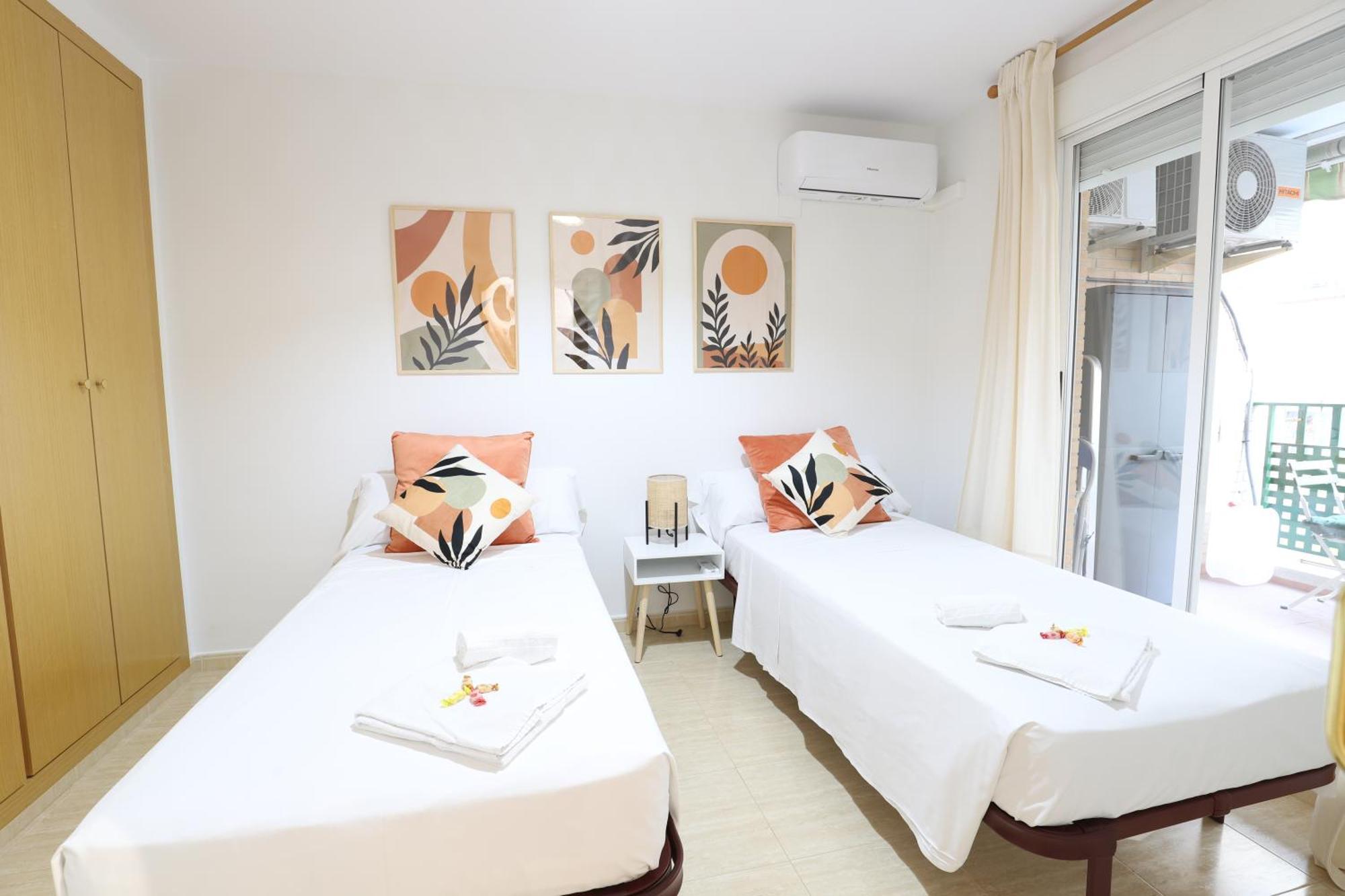 Adorable Apartment 60M From The Beach By Hometels Puerto de Sagunto Bagian luar foto